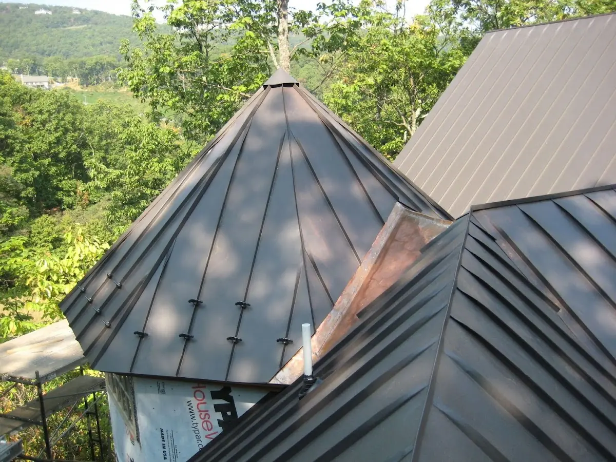 Professional Roof Tarp Installation by Craftsman Roofing in Stanchfield